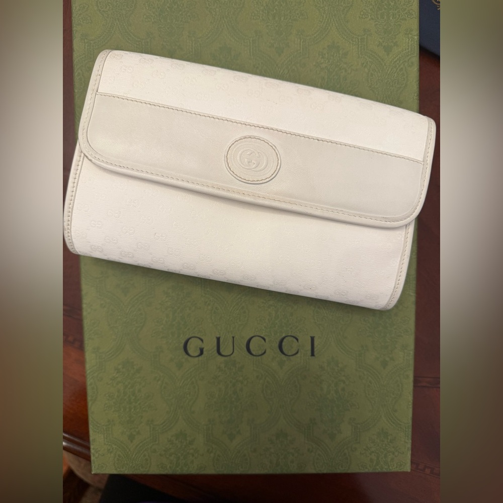 🩵GUCCI WHITE LEATHER VINTAGE CROSSBODY/CLUTCH🩵